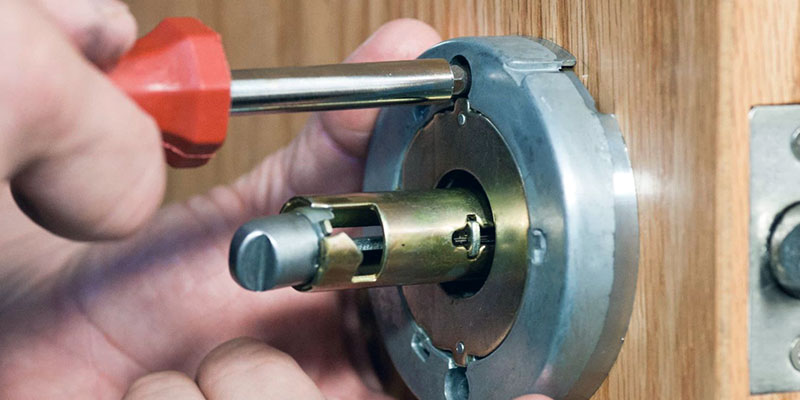 Emergency locksmith services