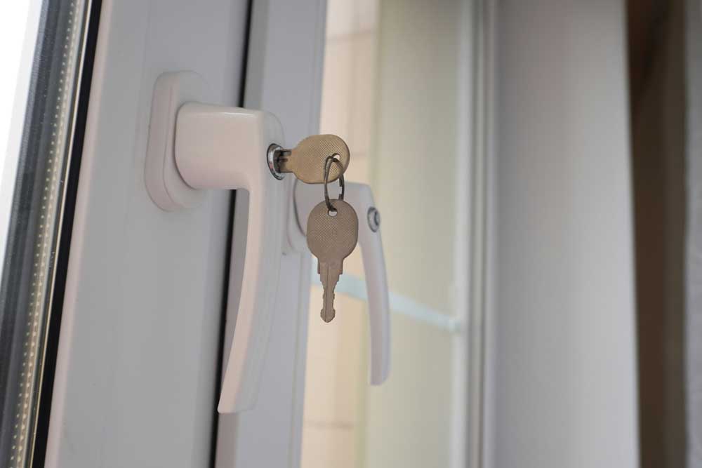 Window handle and keys
